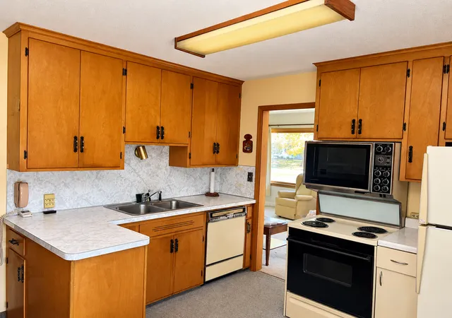Photo 3 of Single family home for sale at 8212 Emerson Ave S, Minneapolis, MN 55420 | MLS# 7163091 | Listing updated on 2026-10-23