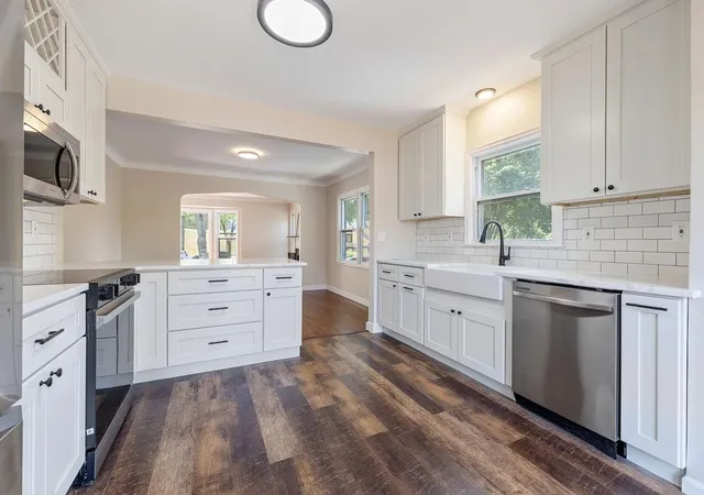 Photo 3 of Single family home for sale at 1599 Highland Pkwy, Saint Paul, MN 55116 | MLS# 7163106 | Listing updated on 2026-10-23