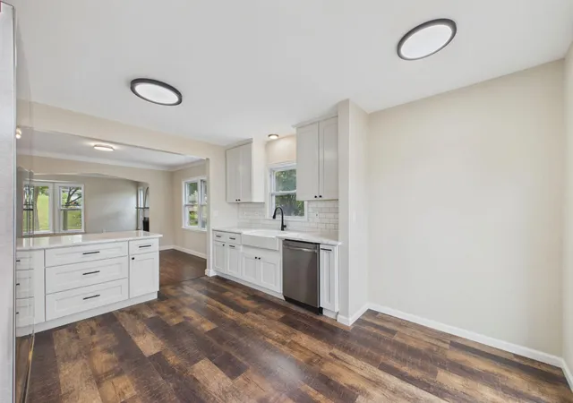 Photo 4 of Single family home for sale at 1599 Highland Pkwy, Saint Paul, MN 55116 | MLS# 7163106 | Listing updated on 2026-10-23