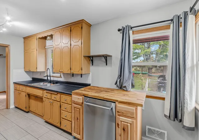 Photo 1 of Single family home for sale at 3730 Cranbrook Dr, Saint Paul, MN 55110 | MLS# 7163110 | Listing updated on 2026-10-29