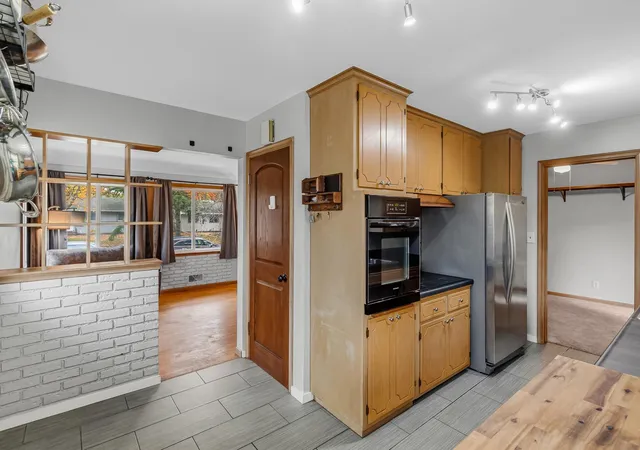 Photo 2 of Single family home for sale at 3730 Cranbrook Dr, Saint Paul, MN 55110 | MLS# 7163110 | Listing updated on 2026-10-29