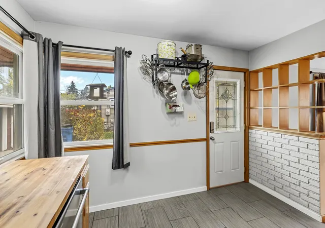 Photo 3 of Single family home for sale at 3730 Cranbrook Dr, Saint Paul, MN 55110 | MLS# 7163110 | Listing updated on 2026-10-29