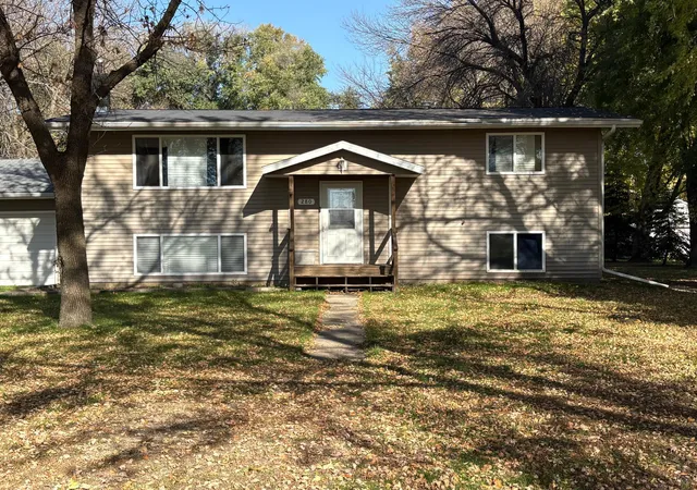 Photo 2 of Single family home for sale at 280 10th Street Ne, Benson, MN 56215 | MLS# 7163123 | Listing updated on 2026-10-23