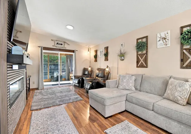Photo 2 of Single family home for sale at 841 Mosher Ave, Owatonna, MN 55060 | MLS# 7163140 | Listing updated on 2026-10-22