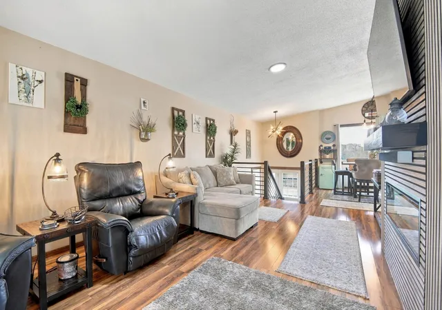 Photo 3 of Single family home for sale at 841 Mosher Ave, Owatonna, MN 55060 | MLS# 7163140 | Listing updated on 2026-10-22