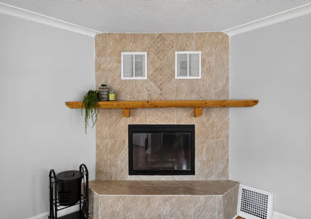 Photo 3 of Single family home for sale at 2946 Vincent Ave N, Minneapolis, MN 55411 | MLS# 7163147 | Listing updated on 2026-10-23