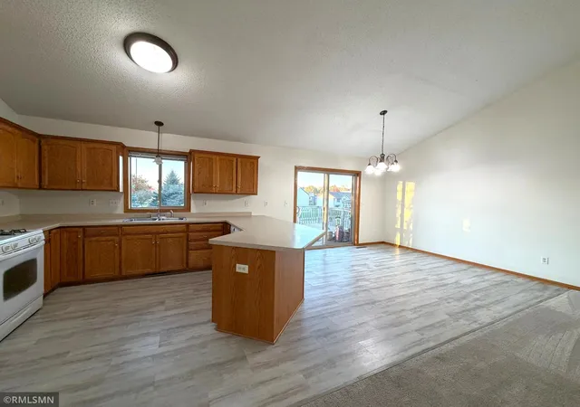 Photo 4 of Single family home for sale at 1252 Southridge Ct, Belle Plaine, MN 56011 | MLS# 7163160 | Listing updated on 2026-10-23