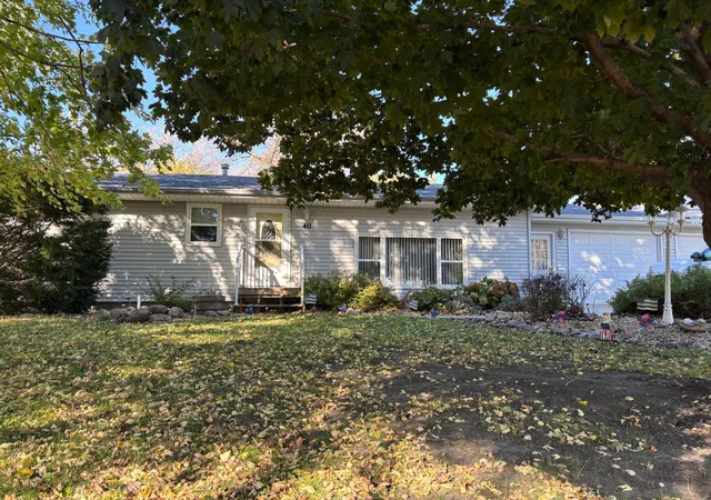 Photo 1 of Single family home for sale at 411 Thomas Hl Rd, Jackson, MN 56143 | MLS# 7163172 | Listing updated on 2026-10-22