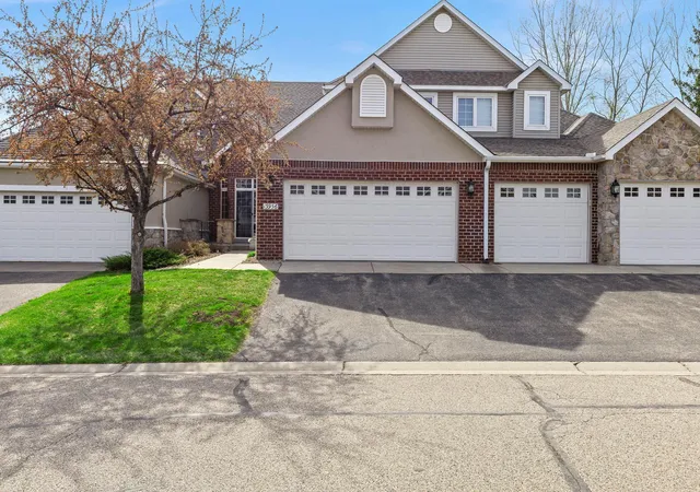 Single family home for sale at 13956 Shoreside Ct, Savage, MN 55378 | MLS# 7163175