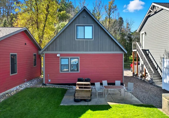 Photo 4 of Single family home for sale at 882 Walleye Ct, Amery, WI 54001 | MLS# 7163188 | Listing updated on 2026-10-26