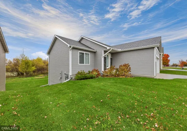 Photo 1 of Single family home for sale at 947 Breckenridge Ln, Montrose, MN 55363 | MLS# 7163195 | Listing updated on 2026-10-29