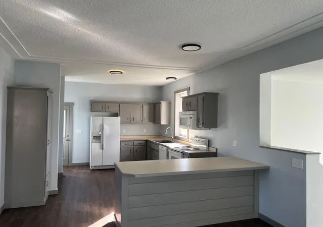 Photo 3 of Single family home for sale at 655 Douglas Dr, Eden Valley, MN 55329 | MLS# 7163205 | Listing updated on 2026-10-22