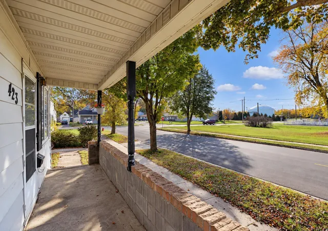 Photo 3 of Single family home for sale at 423 Walnut Ave S, Owatonna, MN 55060 | MLS# 7163206 | Listing updated on 2026-10-24