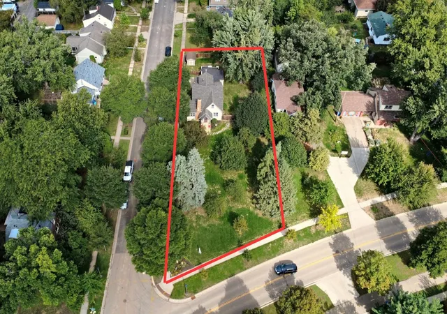 Single family home for sale at 705 Wheelock Pkwy W, Saint Paul, MN 55117 | MLS# 7163240