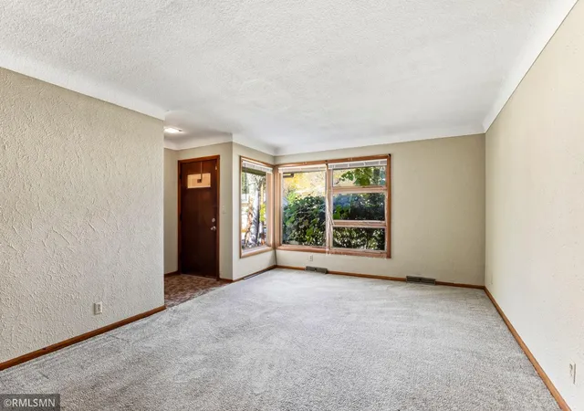 Photo 3 of Multi family home for sale at 1530 Reaney Ave, Saint Paul, MN 55106 | MLS# 7163258 | Listing updated on 2026-10-22