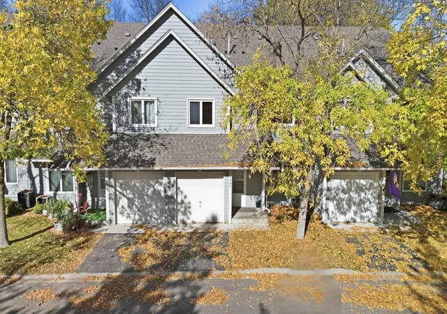 Single family home for sale at 1505 Millpond Ct, Chaska, MN 55318 | MLS# 7163265