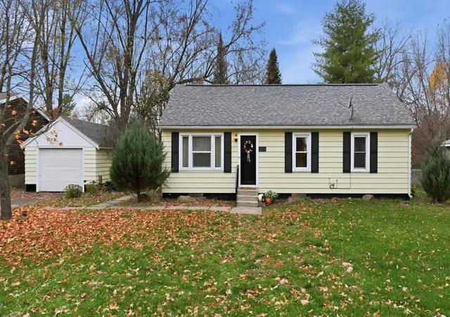 Photo 1 of Single family home for sale at 129 N Maple St, Cadott, WI 54727 | MLS# 7163276 | Listing updated on 2026-10-29