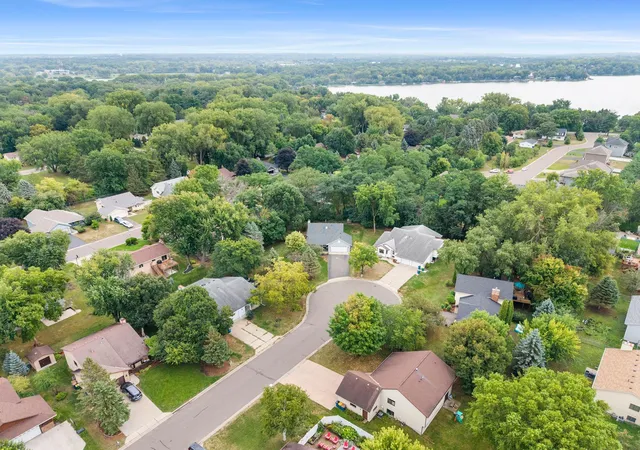 Photo 2 of Single family home for sale at 2966 Thunder Bay Rd, Saint Paul, MN 55117 | MLS# 7163277 | Listing updated on 2026-10-23