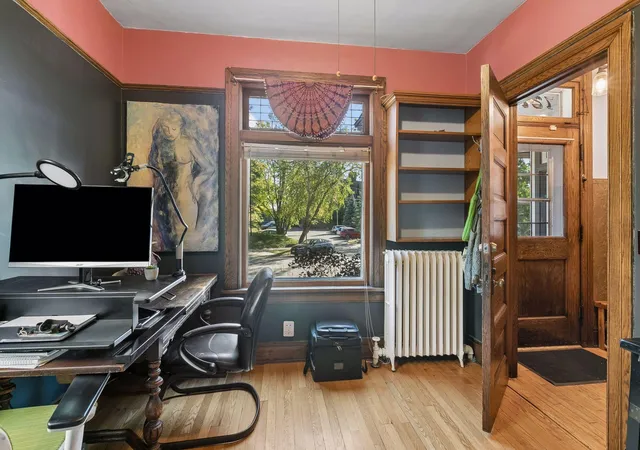 Photo 4 of Single family home for sale at 727 Margaret St, Saint Paul, MN 55106 | MLS# 7163328 | Listing updated on 2026-10-23