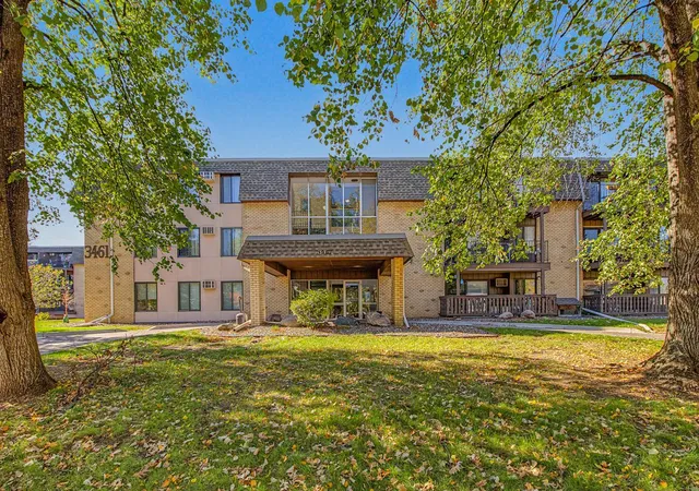 Listing Photo 2 - Condo for sale in building located at 3461 Kent St, Shoreview, MN 55126 - Unit #1207