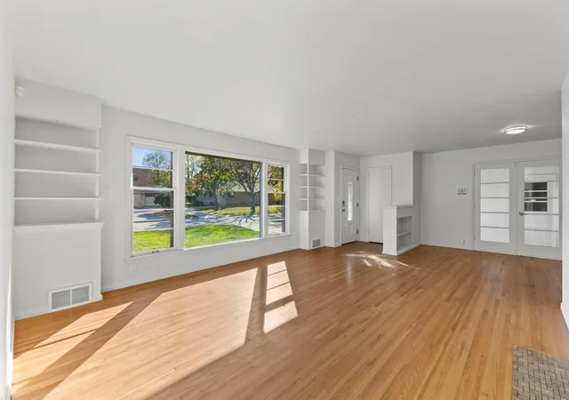 Photo 2 of Single family home for sale at 1501 Preston Ln, Hopkins, MN 55343 | MLS# 7163341 | Listing updated on 2026-10-24