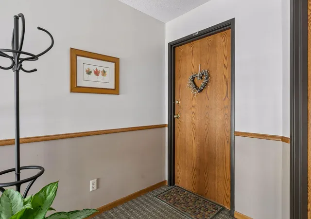 Listing Photo 5 - Condo for sale in building located at 2525 Concord Wy, Saint Paul, MN 55120 - Unit #123
