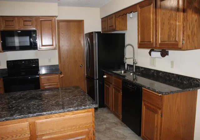 Photo 3 of Condo for sale at 1913 Fox Ridge Dr #B, Saint Paul, MN 55118 | MLS# 7163369 | Listing updated on 2026-10-23