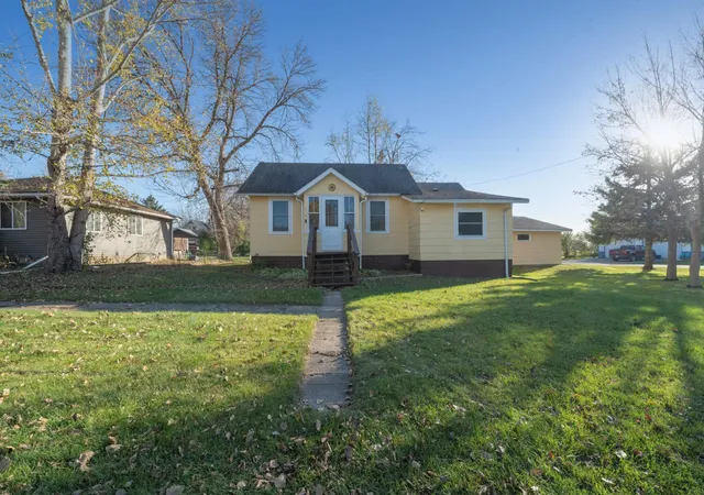 Photo 1 of Single family home for sale at 313 4th Street Nw, Bertha, MN 56437 | MLS# 7163384 | Listing updated on 2026-10-23
