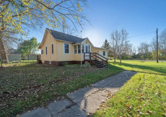 Photo 2 of Single family home for sale at 313 4th Street Nw, Bertha, MN 56437 | MLS# 7163384 | Listing updated on 2026-10-23