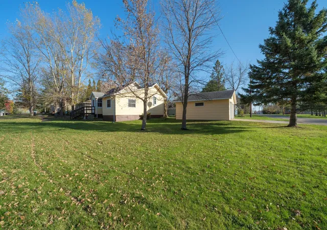 Photo 3 of Single family home for sale at 313 4th Street Nw, Bertha, MN 56437 | MLS# 7163384 | Listing updated on 2026-10-23