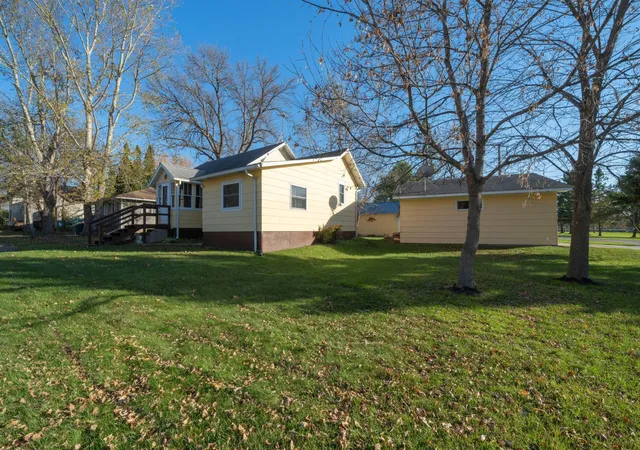 Photo 3 of Single family home for sale at 313 4th Street NW, Bertha, MN 56437 | MLS# 7163384 | Listing updated on 2026-10-23