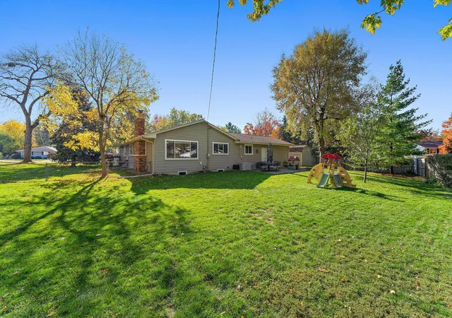 Photo 2 of Single family home for sale at 11209 Carver Ct, Burnsville, MN 55337 | MLS# 7163393 | Listing updated on 2026-10-29