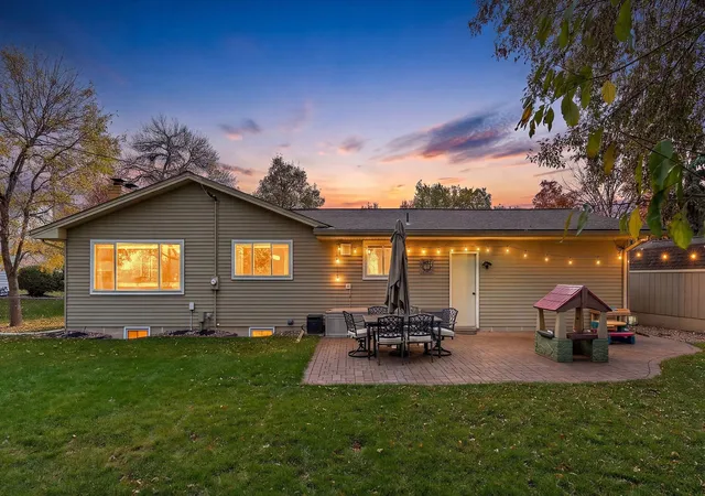 Photo 3 of Single family home for sale at 11209 Carver Ct, Burnsville, MN 55337 | MLS# 7163393 | Listing updated on 2026-10-29