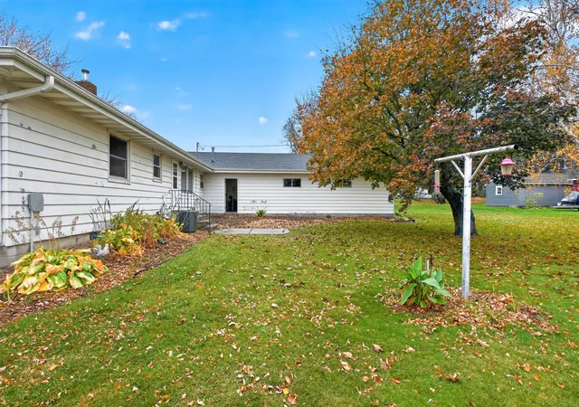 Photo 3 of Single family home for sale at 204 Aurora Ave, Lowry, MN 56349 | MLS# 7163405 | Listing updated on 2026-10-29