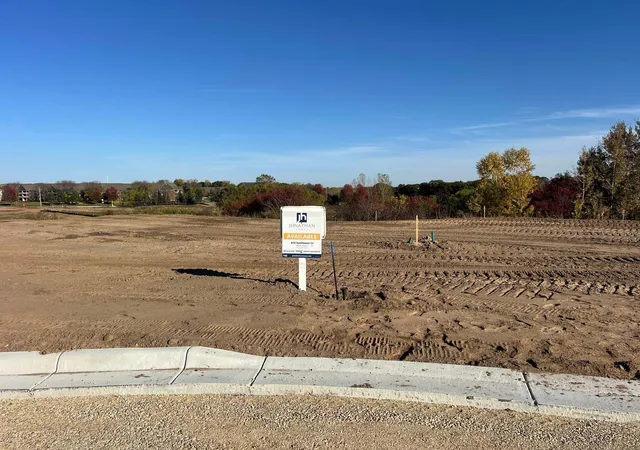 Photo 1 of Single family home for sale at 612 Sunflower Ct, Maplewood, MN 55119 | MLS# 7163432 | Listing updated on 2026-10-26