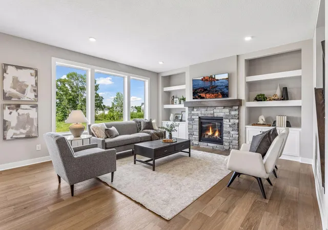 Photo 4 of Single family home for sale at 612 Sunflower Ct, Maplewood, MN 55119 | MLS# 7163432 | Listing updated on 2026-10-26
