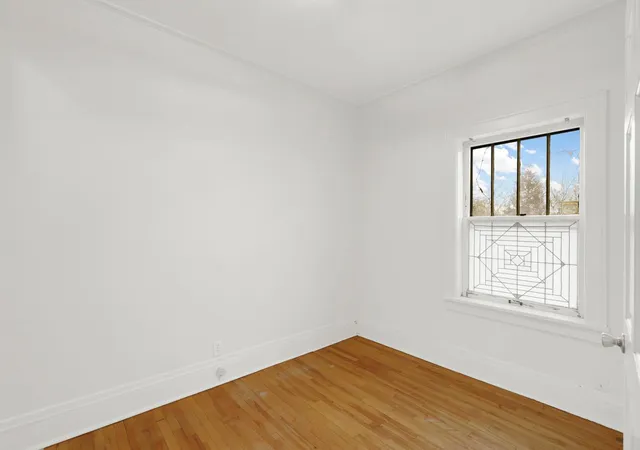 Photo 4 of Condo for sale at 220 Marshall Ave #3, Saint Paul, MN 55102 | MLS# 7163435 | Listing updated on 2026-10-26