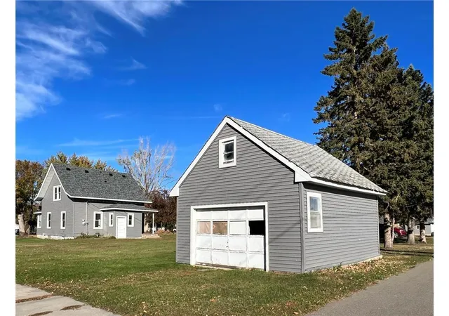 Photo 3 of Single family home for sale at 103 E 4th Street, Cyrus, MN 56323 | MLS# 7163438 | Listing updated on 2026-10-22