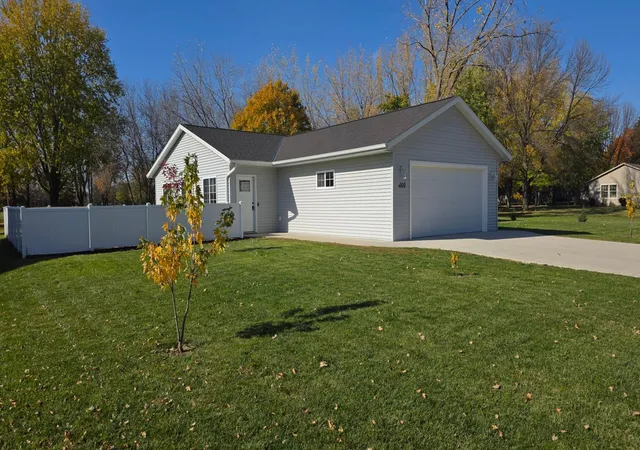 Photo 1 of Single family home for sale at 409 S 19 Street, Montevideo, MN 56265 | MLS# 7163476 | Listing updated on 2026-10-22