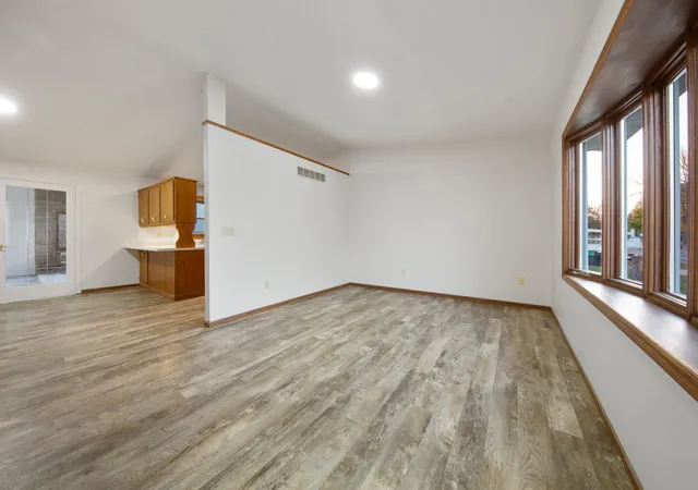 Photo 4 of Single family home for sale at 2114 51st Street NW, Rochester, MN 55901 | MLS# 7163487 | Listing updated on 2026-10-26