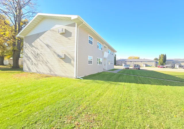 Photo 3 of Multi family home for sale at 711 Washington Ave, Larimore, ND 58251 | MLS# 7163491 | Listing updated on 2026-10-23