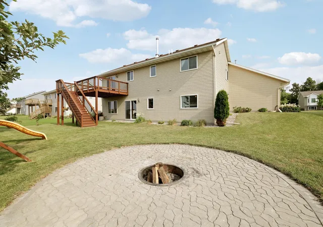 Photo 2 of Single family home for sale at 1108 Mulberry Ave Ne, Montgomery, MN 56069 | MLS# 7163512 | Listing updated on 2026-10-22