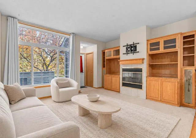 Photo 4 of Single family home for sale at 9199 Troon Ct, Saint Paul, MN 55125 | MLS# 7163537 | Listing updated on 2026-10-30