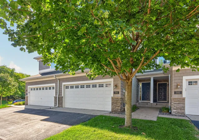 Photo 3 of Single family home for sale at 594 Sutherland Dr, Saint Paul, MN 55129 | MLS# 7163548 | Listing updated on 2026-10-22