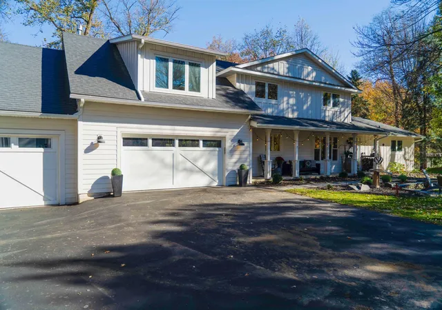 Photo 2 of Single family home for sale at 4226 Michelle St, New Prague, MN 56071 | MLS# 7163556 | Listing updated on 2026-10-23