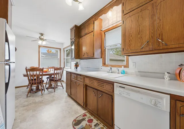 Photo 2 of Single family home for sale at 829 22nd Avenue N, Saint Cloud, MN 56303 | MLS# 7163567 | Listing updated on 2026-10-29