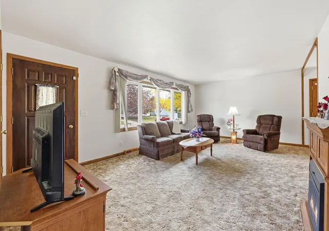 Photo 4 of Single family home for sale at 829 22nd Avenue N, Saint Cloud, MN 56303 | MLS# 7163567 | Listing updated on 2026-10-29
