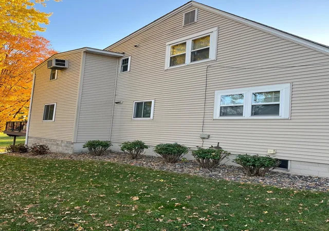 Photo 3 of Single family home for sale at 125 Lake St W, Norwood Young America, MN 55368 | MLS# 7163575 | Listing updated on 2026-10-22
