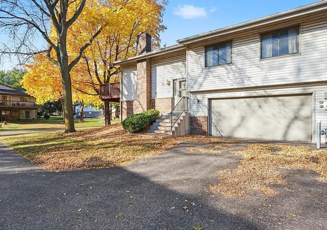 Photo 3 of Single family home for sale at 612 E 143rd Street, Burnsville, MN 55337 | MLS# 7163580 | Listing updated on 2026-10-23