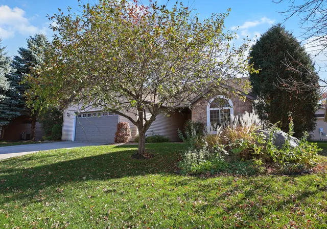 Photo 1 of Single family home for sale at 1004 Oak Pond Dr, Sartell, MN 56377 | MLS# 7163586 | Listing updated on 2026-10-23